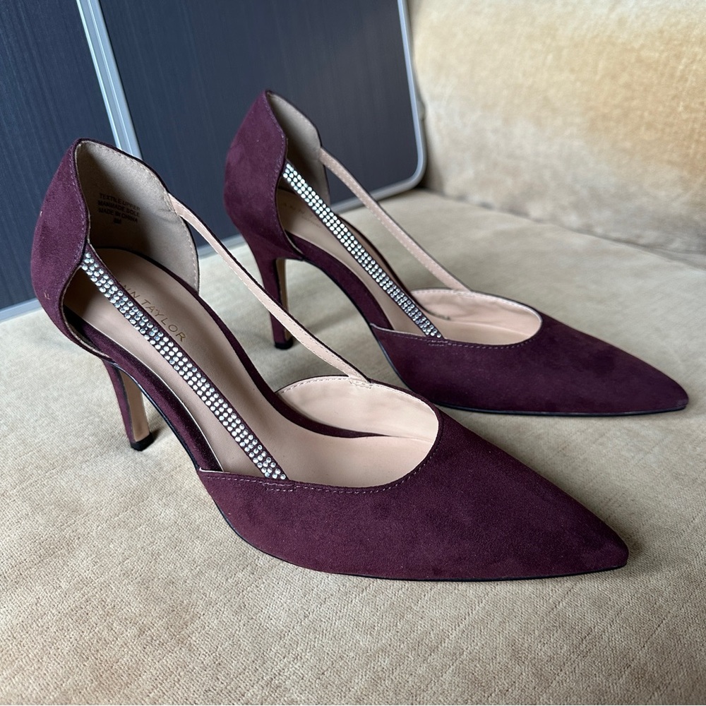 EUC Ann Taylor Factory heels, deep wine/burgundy suede with crystal straps, 8